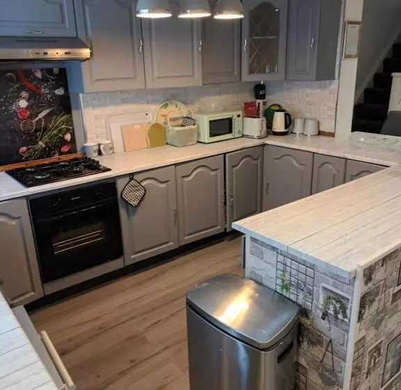 ペンション Luxurious 4 Bed Adorable House In Willington