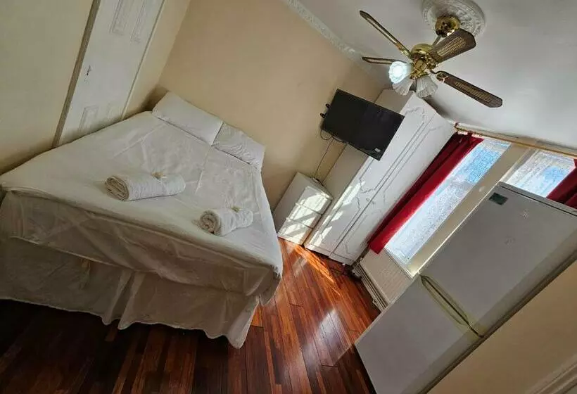 Majatalo Silver Rooms