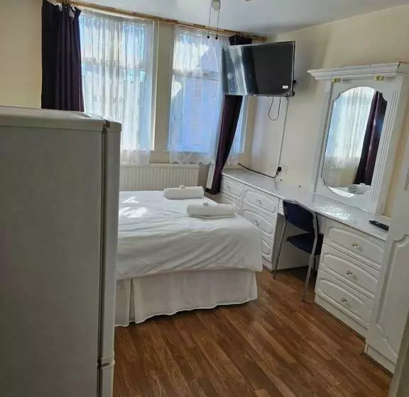 Majatalo Silver Rooms