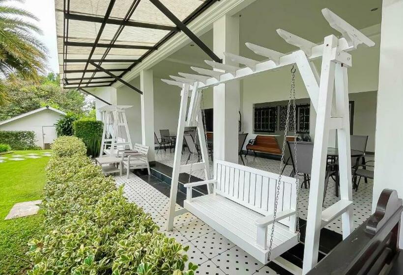 Resort ทรายทอง รีสอร์ท