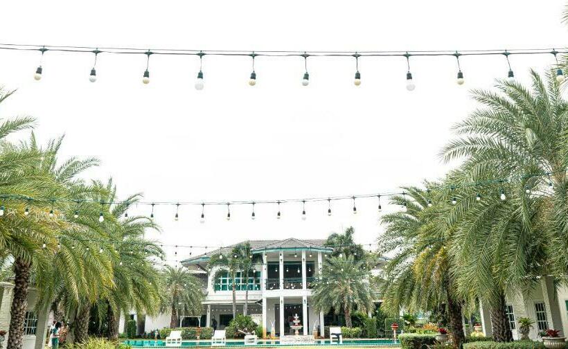 Resort ทรายทอง รีสอร์ท