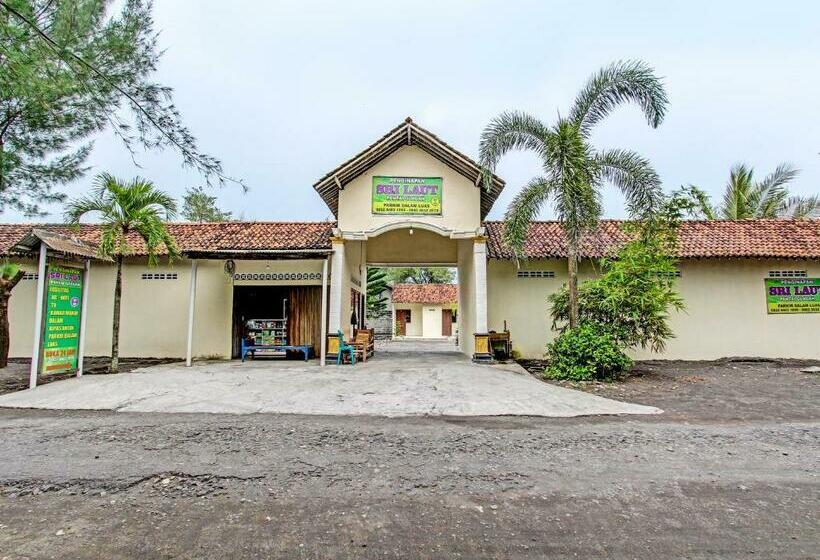 酒店 Spot On 92220 Sari Laut