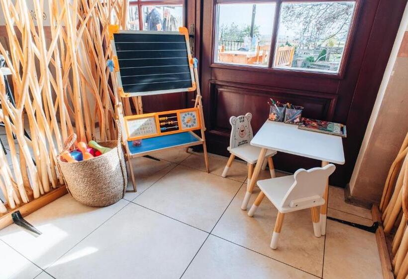 بنسيون Kastély Gróf Zichy