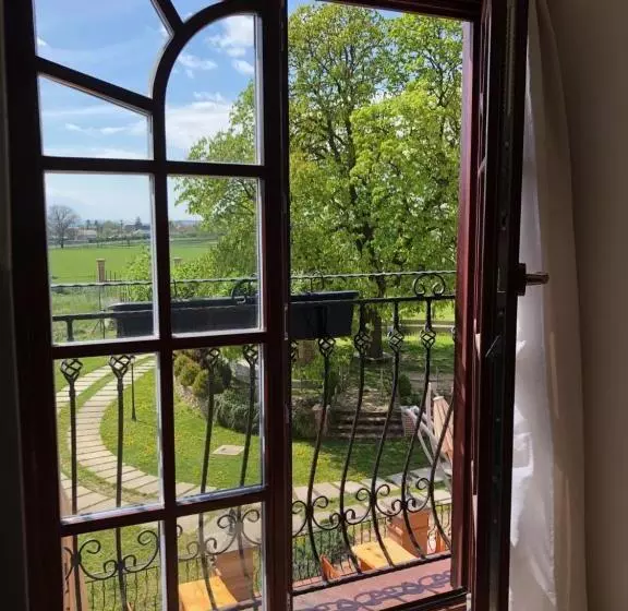 Majatalo Kastély Gróf Zichy