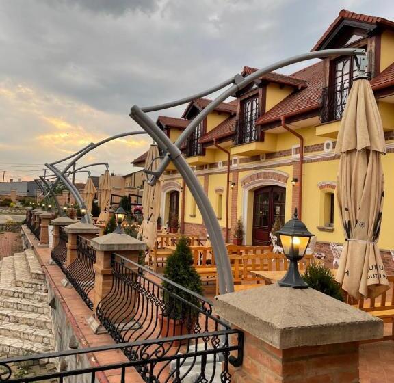 بنسيون Kastély Gróf Zichy