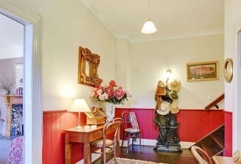 مبيت وإفطار Redcliffe House