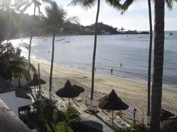 Costa Alegre Hotel & Suites