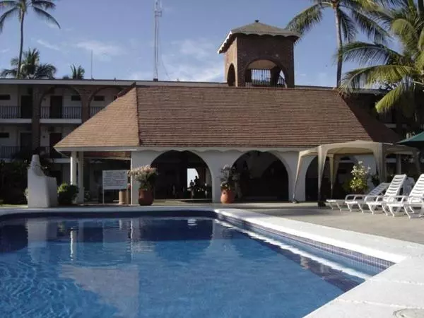 Costa Alegre Hotel & Suites