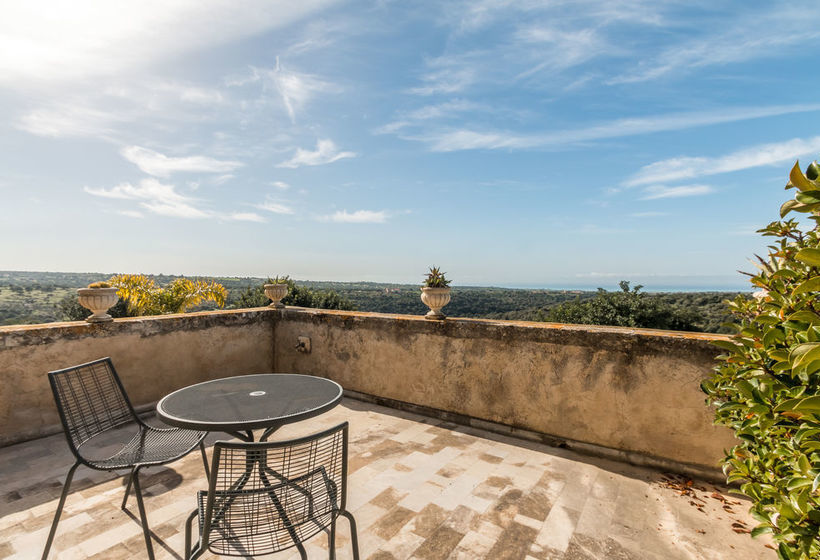 Country  Casina Di Grotta Di Ferro