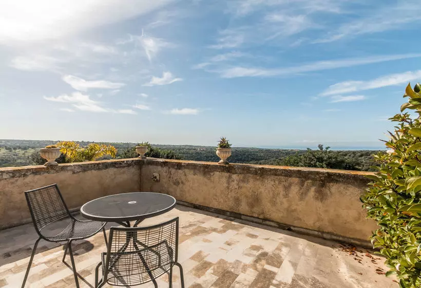 Country  Casina Di Grotta Di Ferro