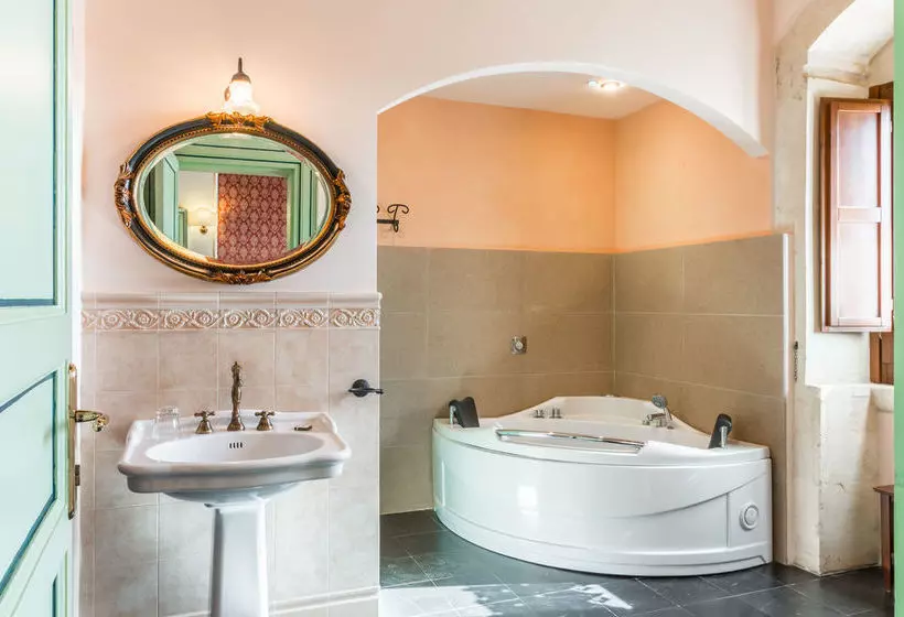 Country  Casina Di Grotta Di Ferro