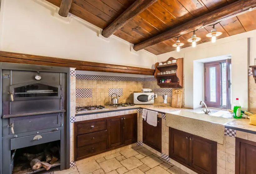 Country  Casina Di Grotta Di Ferro