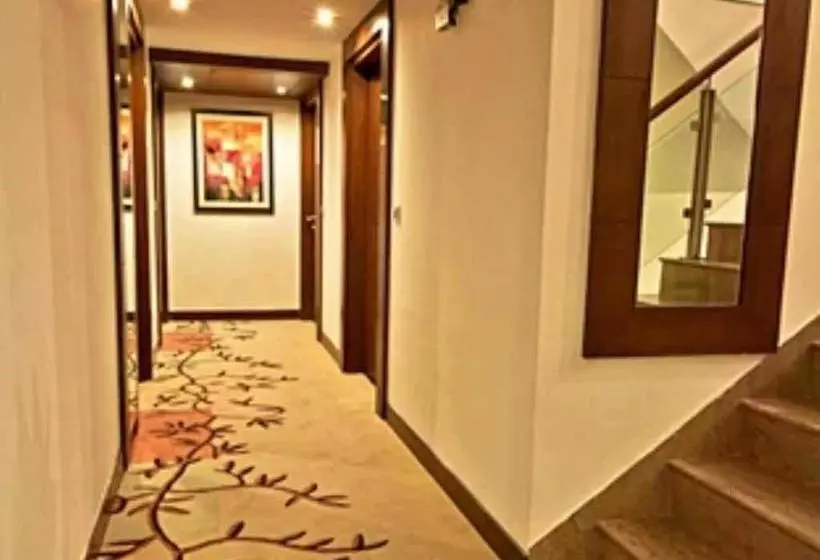 Hotel Pacific Inn Iffco Chowk