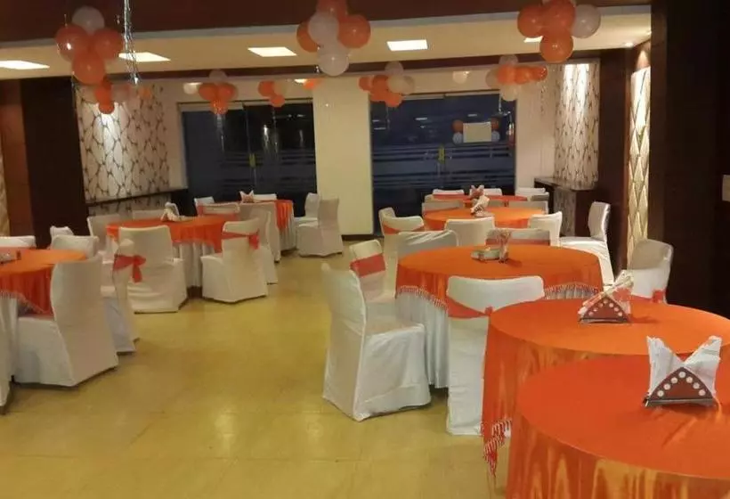 Hotel Pacific Inn Iffco Chowk