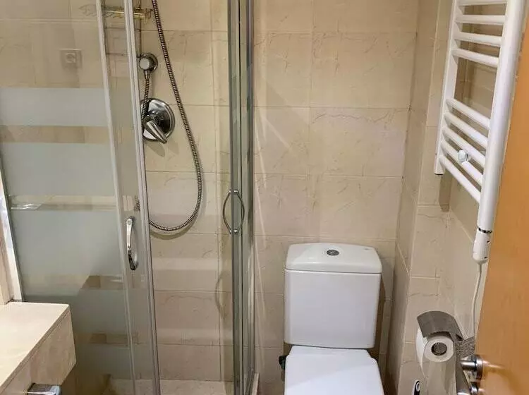 簡易ホテル Martha's Guesthouse