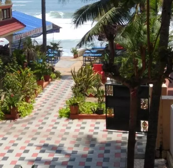 בית מלון כפרי Beach Florra Inn