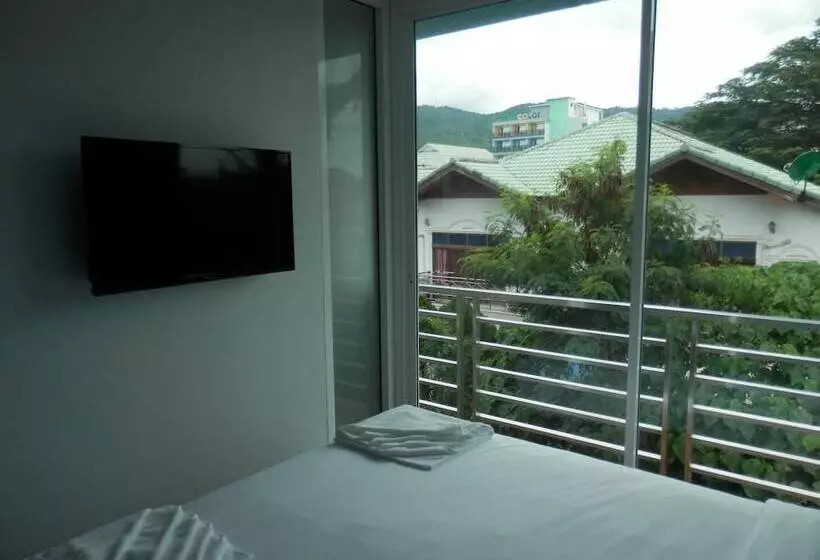 호텔 Cheeky Monkey S Samui