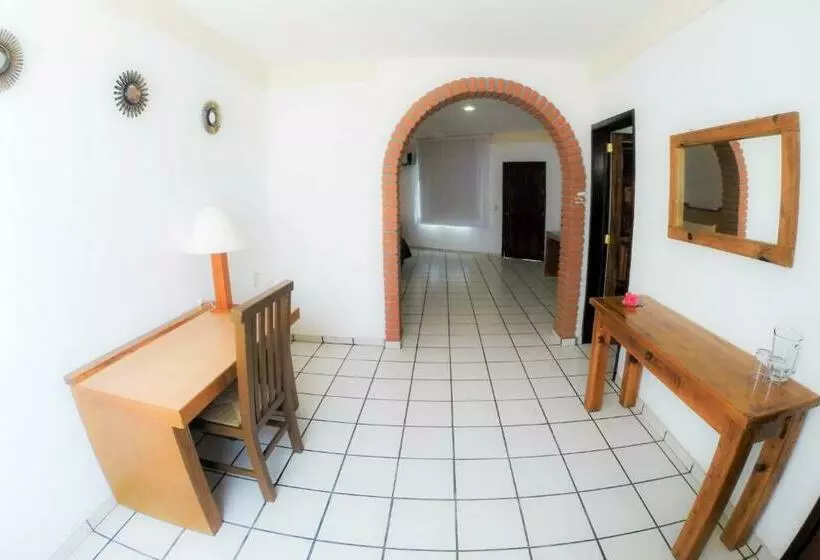 Costa Alegre Hotel & Suites