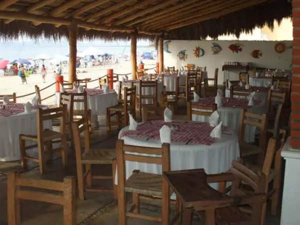 Costa Alegre Hotel & Suites