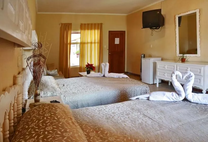 בית מלון כפרי El Pueblito