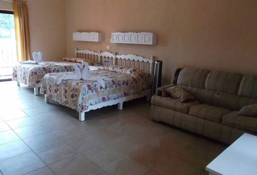 בית מלון כפרי El Pueblito