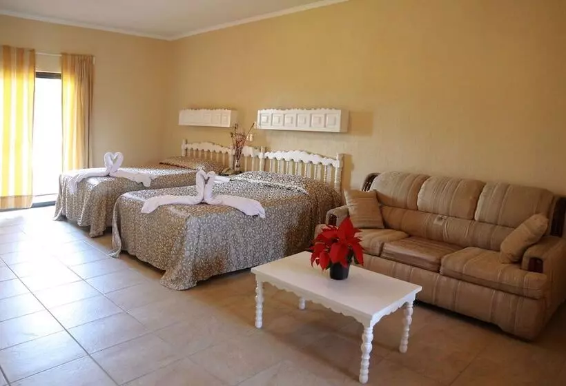 בית מלון כפרי El Pueblito