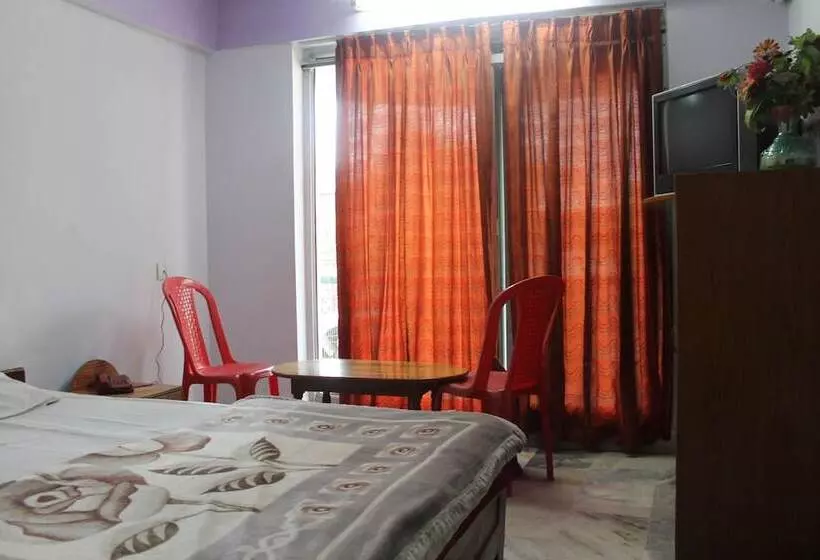 هتل Jeevak International