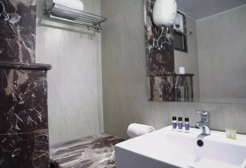 Hotel Oyo Premium Jaipur Junction