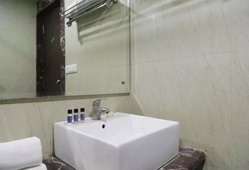 Hotel Oyo Premium Jaipur Junction