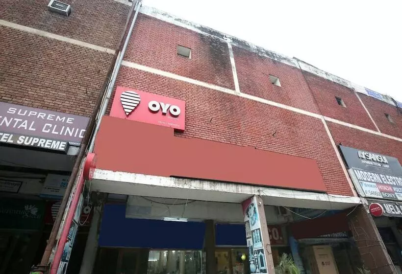 هتل Oyo Rooms Chandigarh Sector 7
