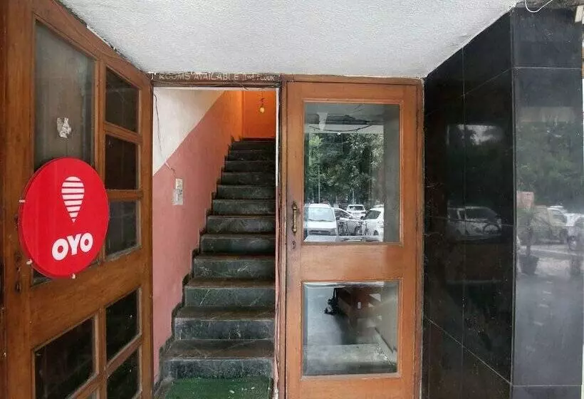 هتل Oyo Rooms Chandigarh Sector 7