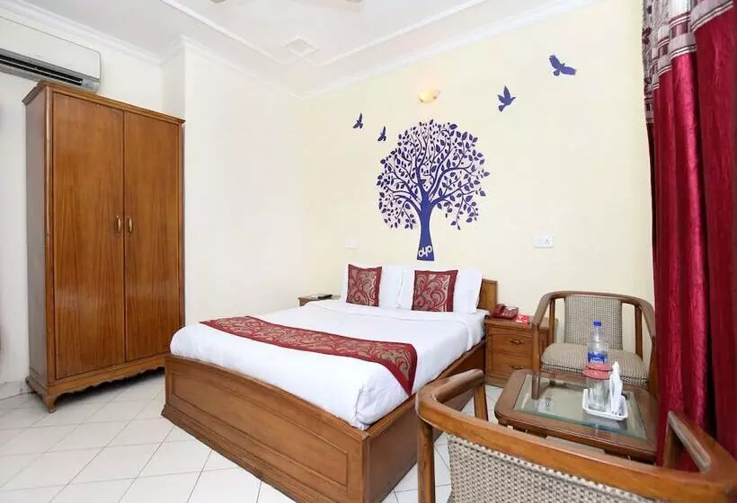 هتل Oyo Rooms Chandigarh Sector 7
