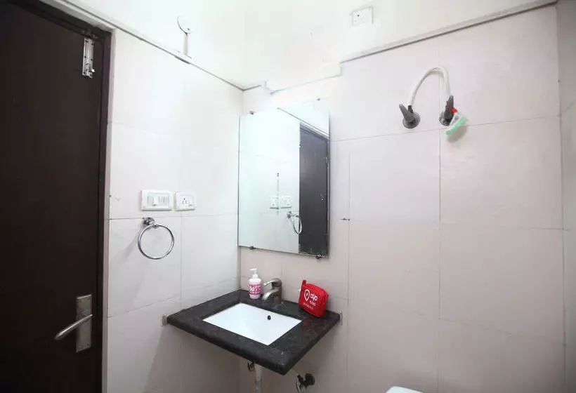 ホテル Oyo Rooms Noida Sector 71