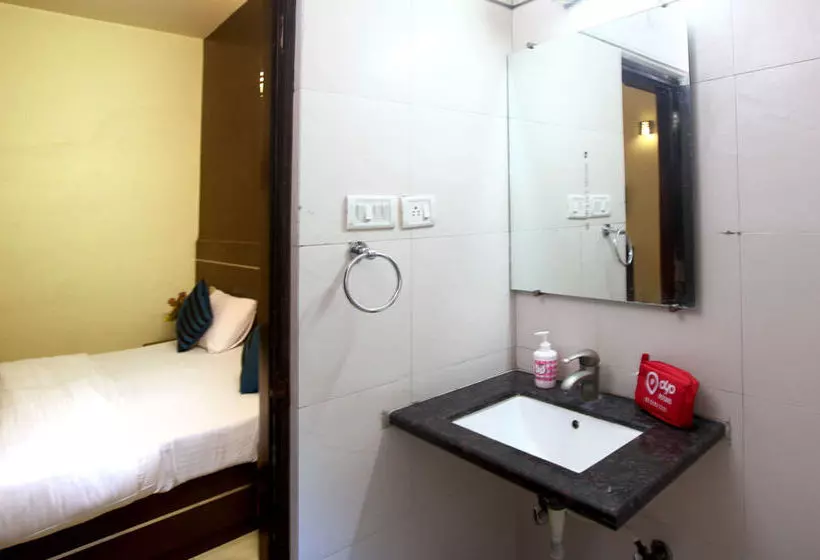 ホテル Oyo Rooms Noida Sector 71