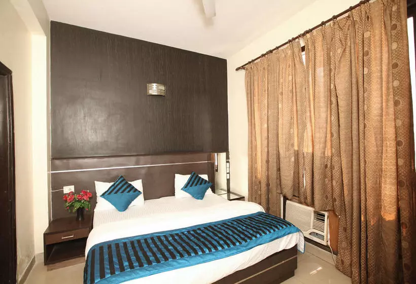 ホテル Oyo Rooms Noida Sector 71