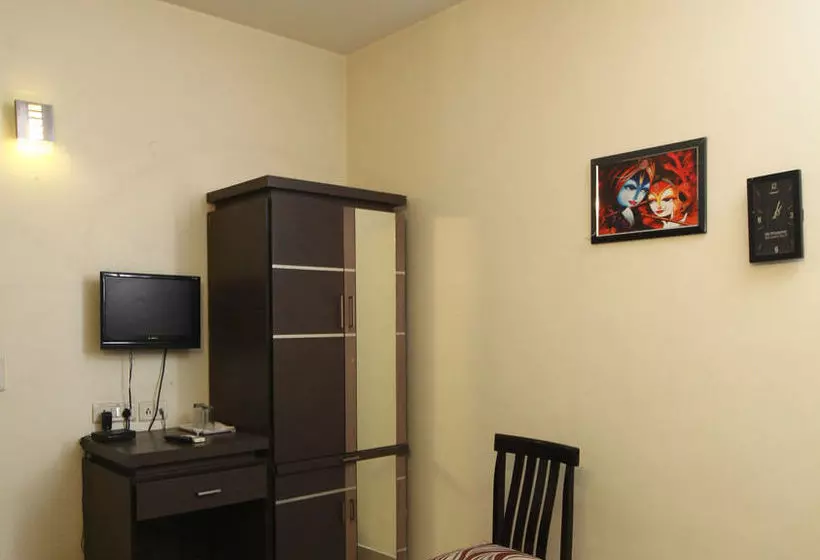 ホテル Oyo Rooms Noida Sector 71