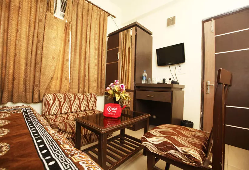 ホテル Oyo Rooms Noida Sector 71