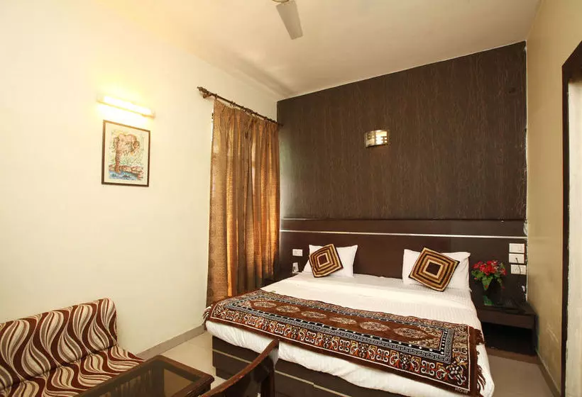ホテル Oyo Rooms Noida Sector 71