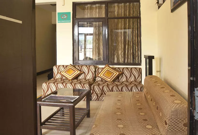 ホテル Oyo Rooms Noida Sector 71