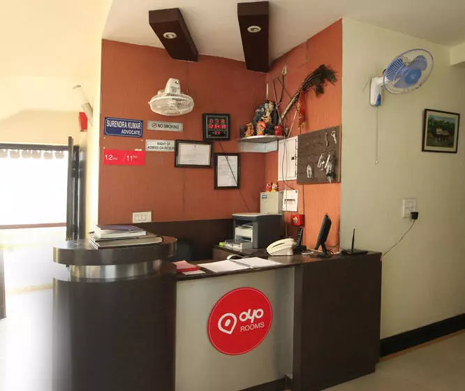 ホテル Oyo Rooms Noida Sector 71