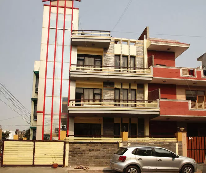 ホテル Oyo Rooms Noida Sector 71