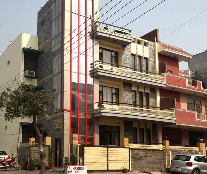 ホテル Oyo Rooms Noida Sector 71