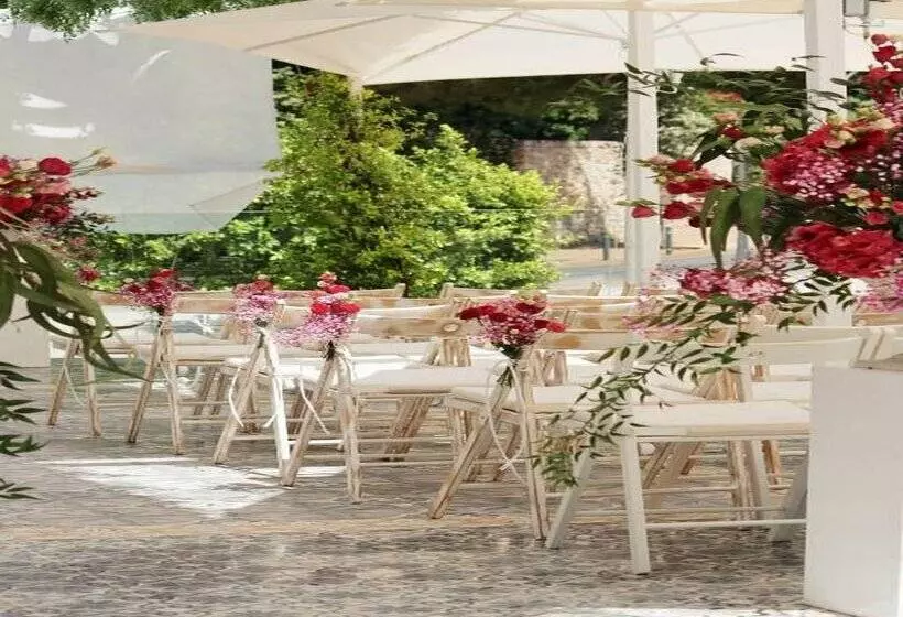 Отель The Donna Portals