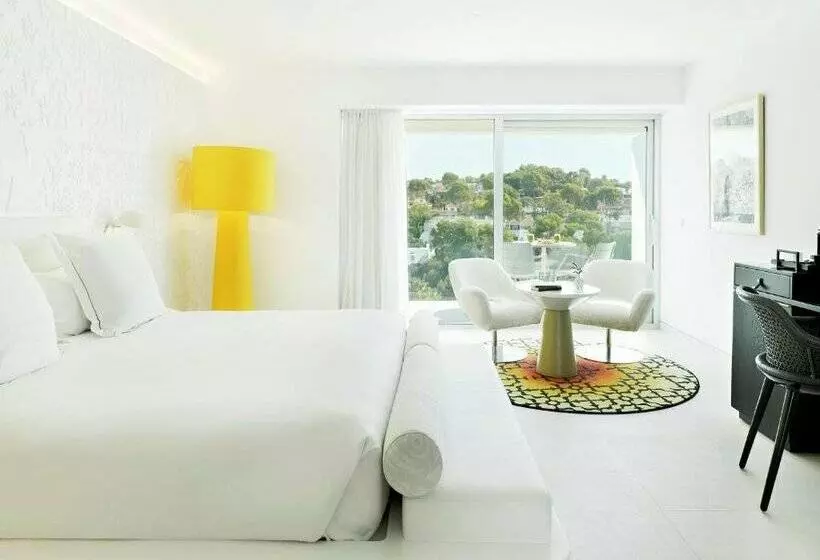 Отель The Donna Portals