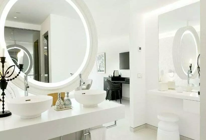 Отель The Donna Portals