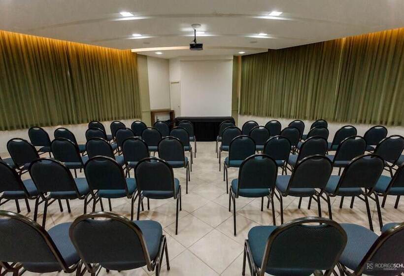 Отель Tonello Business