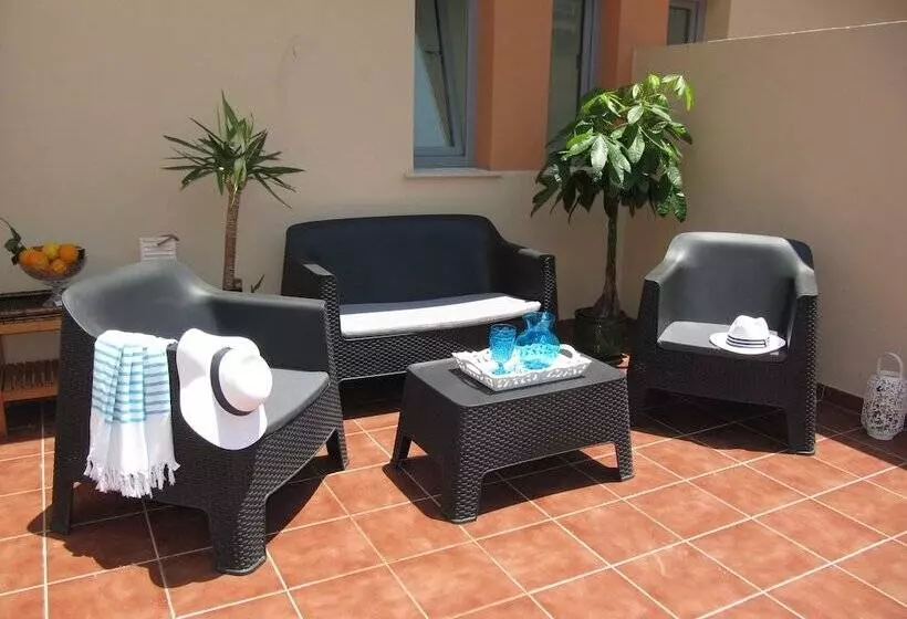Life Apartments Alameda Colón