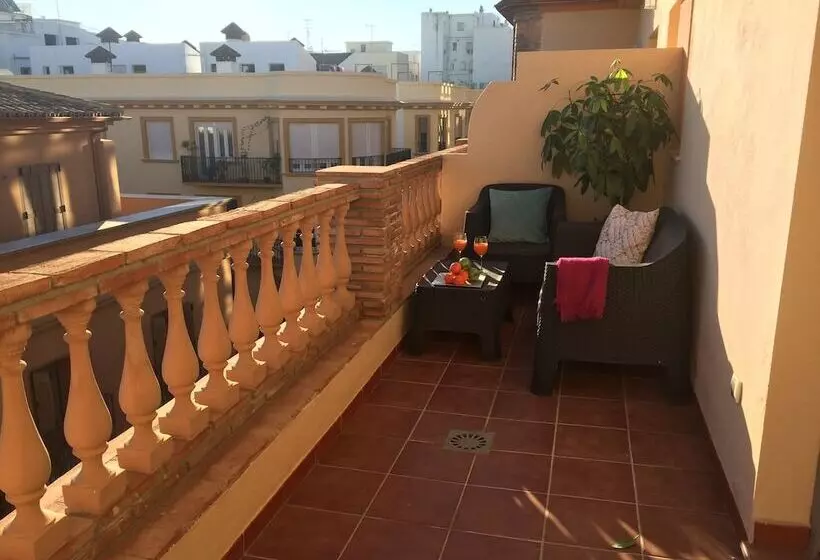Life Apartments Alameda Colón