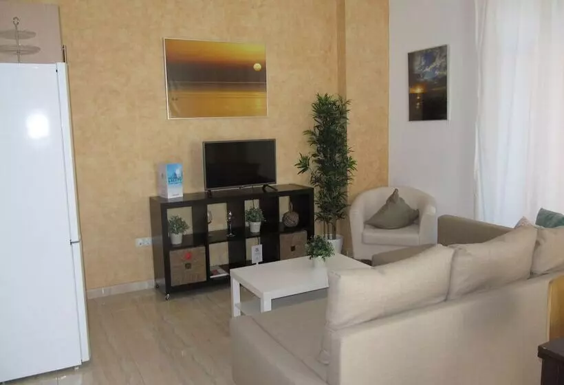 Life Apartments Alameda Colón