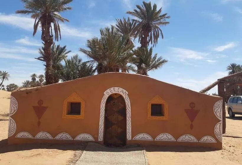 Aamiaismajoitus (B&B) Camp Mhamid Sahara Tours